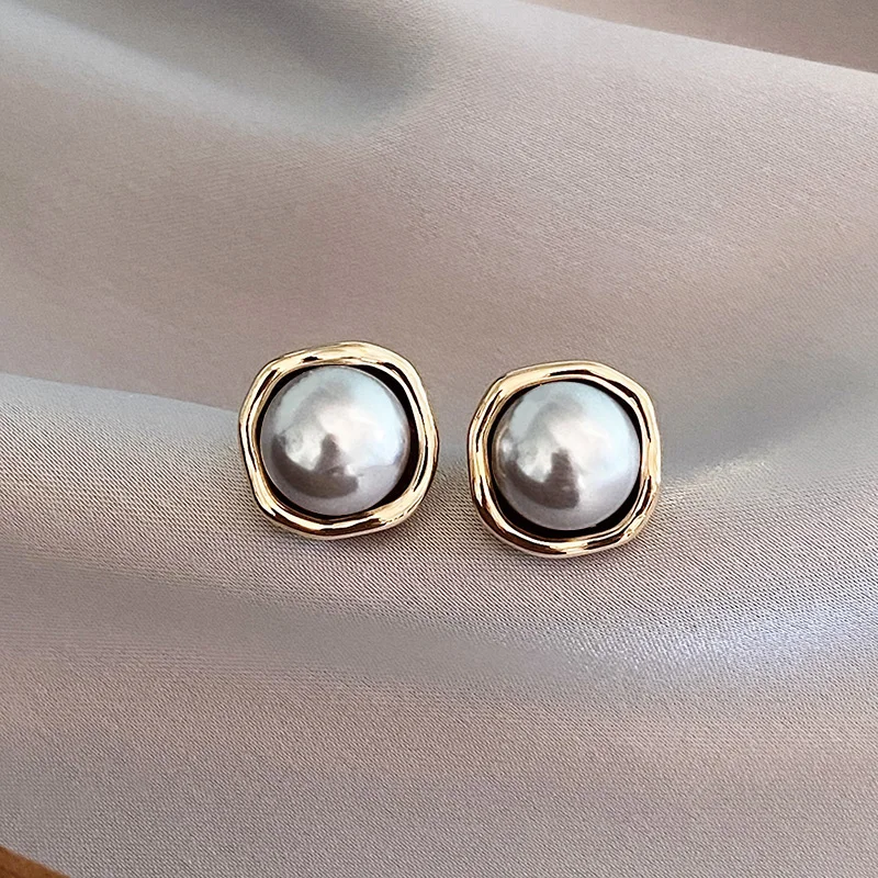 Ava | Parelrand Studs