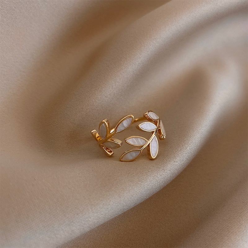Liora | Zilveren Bloemring